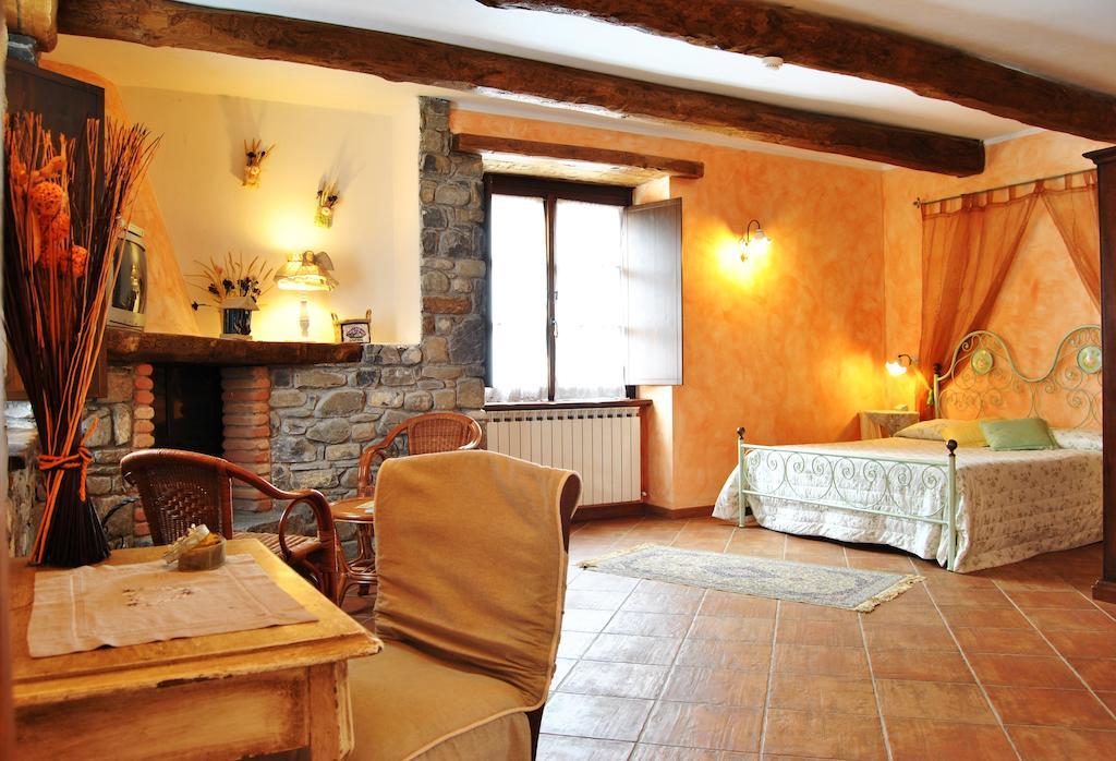 Bed and Breakfast Le Macine Del Confluente Badalucco Habitación foto